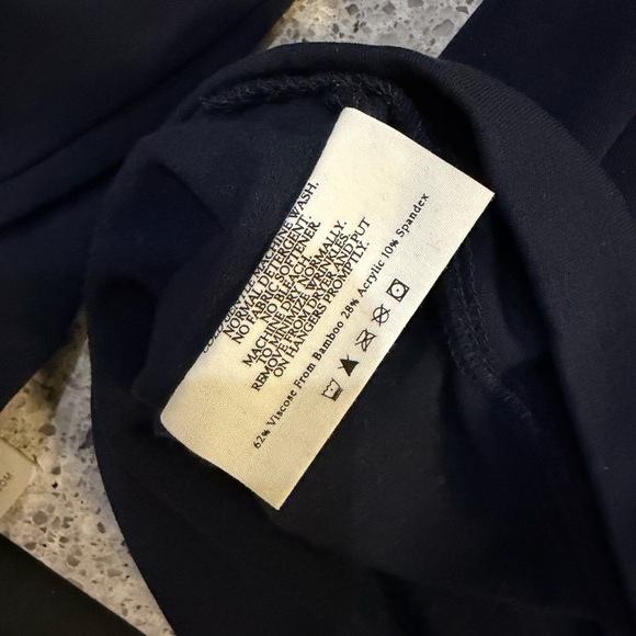 Cozy Earth Men’s Bamboo Ultra-Soft Pullover Crew | NWT | Navy | XL - Picture 4 of 4